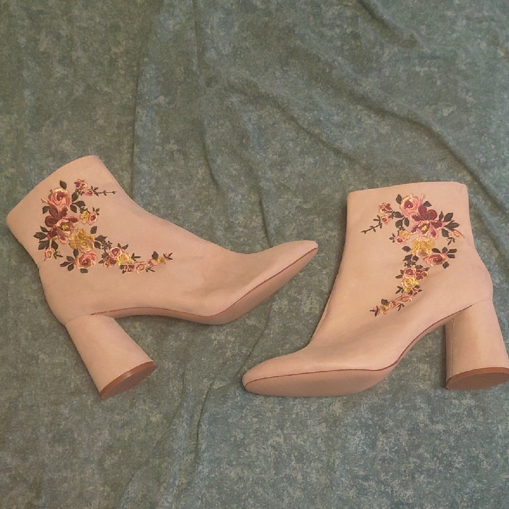 Zara Floral Embroidered Cream Heeled Boots